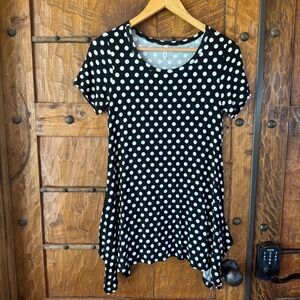 POPYOUNG Tunic Top Womens S Black Polka Dot Sharkbite Hem Short Sleeve Comicbook